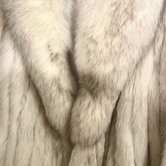 Fox Fur coat - Picture 6 of 10